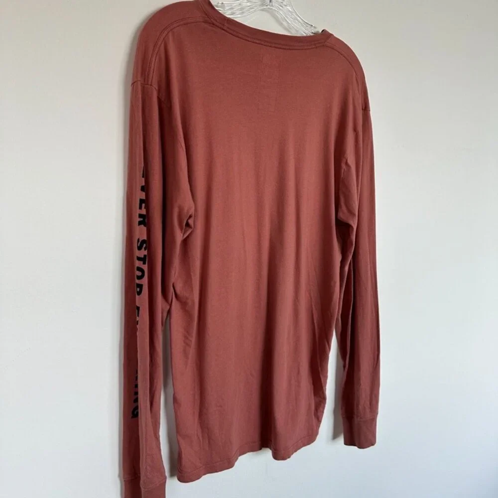 The North Face Patch Long Sleeve Tee Urban Outfitter Exclusive Size M Mens